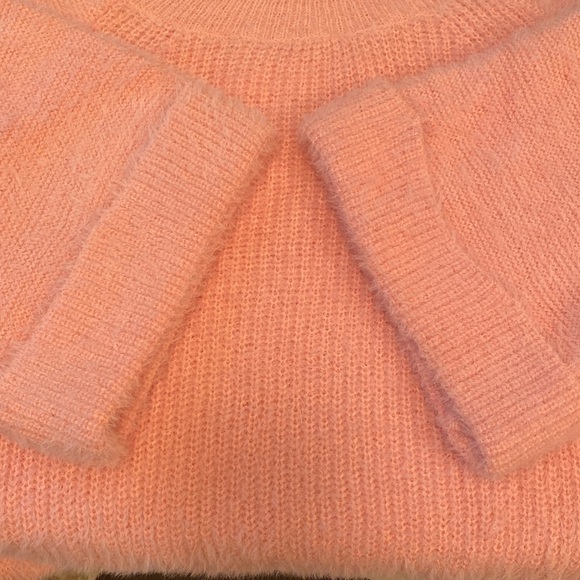 Sweet Generis Pink Fluffy Cropped Wide Cuffed 3/4 Sleeve Sweater Neck Size M/L - Picture 10 of 10